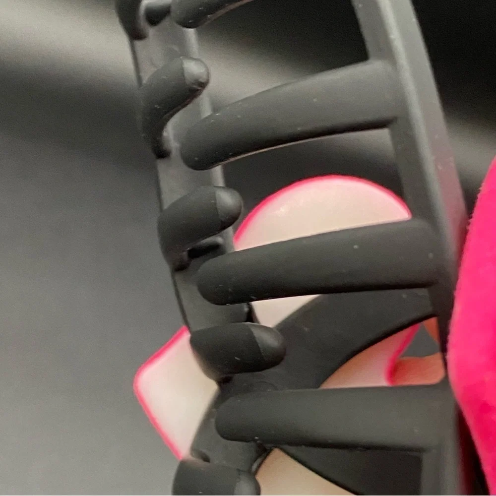Barbie Black Matte and Hot Pink 5in Hair Claw Clip- NWOT